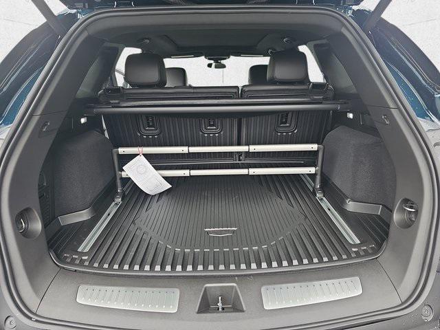 Photo of 2025 Emerald Lake Metallic Cadillac XT5