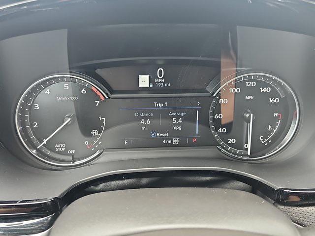 Photo of 2025 Emerald Lake Metallic Cadillac XT5