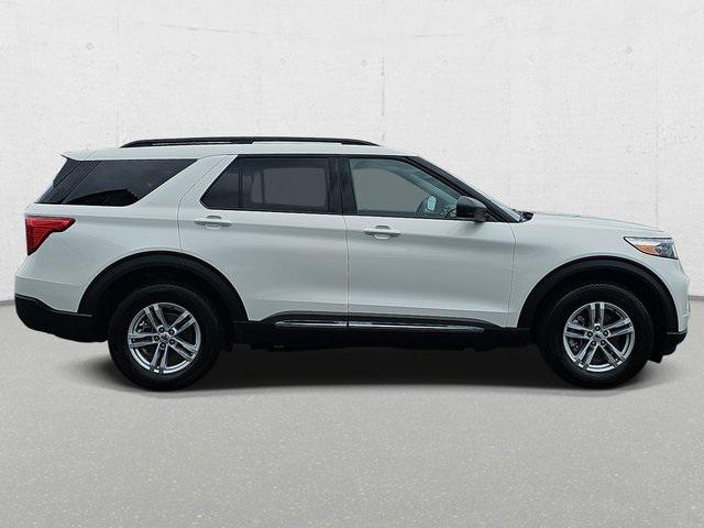 Photo of 2022 Star White Metallic Tri-Coat Ford Explorer
