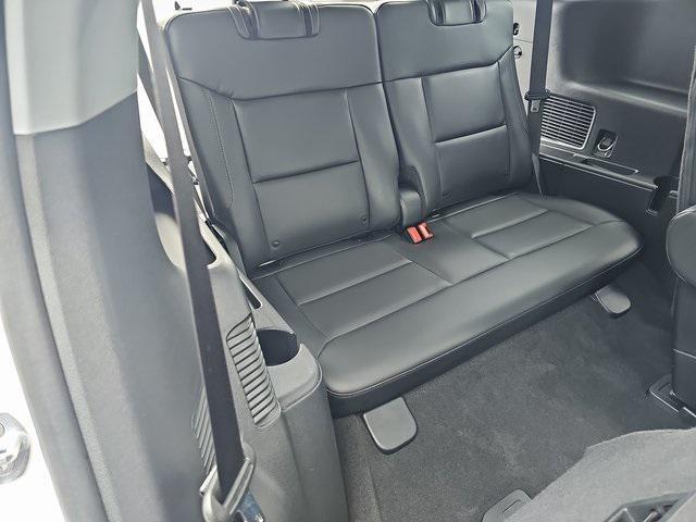 Photo of 2022 Star White Metallic Tri-Coat Ford Explorer
