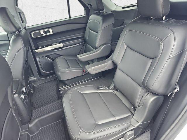 Photo of 2022 Star White Metallic Tri-Coat Ford Explorer