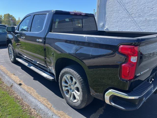 Photo of 2022 Black Chevrolet Silverado 1500