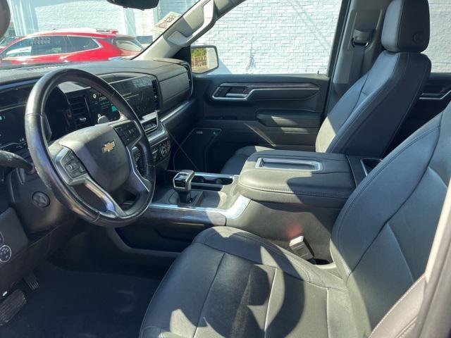 Photo of 2022 Black Chevrolet Silverado 1500
