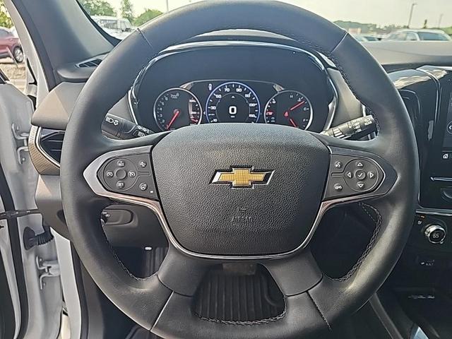 Photo of 2023 Summit White Chevrolet Traverse