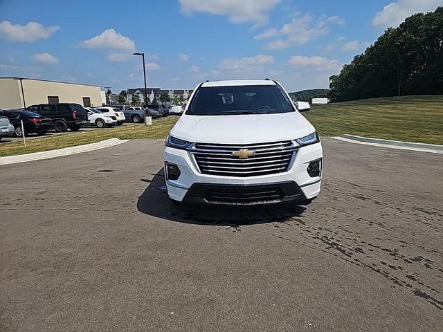 Photo of 2023 Summit White Chevrolet Traverse