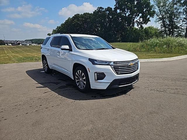 Photo of 2023 Summit White Chevrolet Traverse