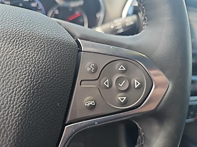 Photo of 2023 Summit White Chevrolet Traverse