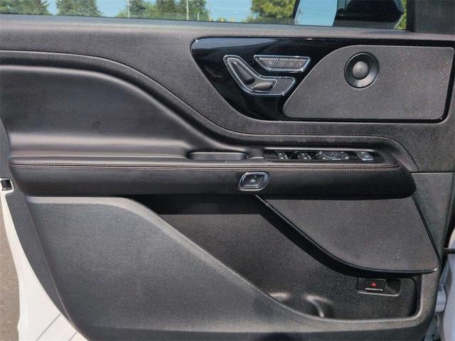 Photo of 2023 Pristine White Lincoln Aviator