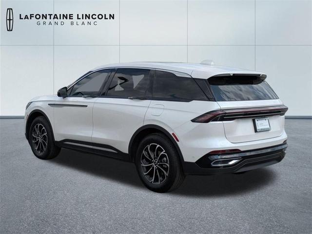 Photo of 2024 White Platinum Tri-Coat Metallic Lincoln Nautilus