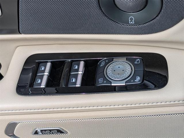 Photo of 2024 White Platinum Tri-Coat Metallic Lincoln Nautilus