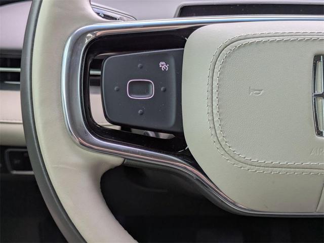 Photo of 2024 White Platinum Tri-Coat Metallic Lincoln Nautilus