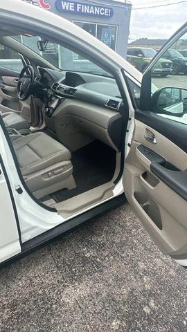 Photo of 2014 White Diamond Pearl Honda Odyssey