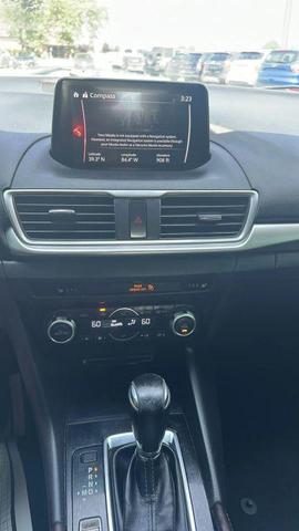 Photo of 2018 Snowflake White Pearl Mica Mazda Mazda3