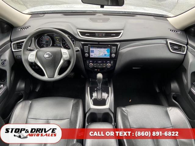 Photo of 2016 Brilliant Silver Nissan Rogue