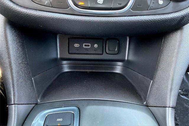 Photo of 2020 Mosaic Black Metallic Chevrolet Equinox