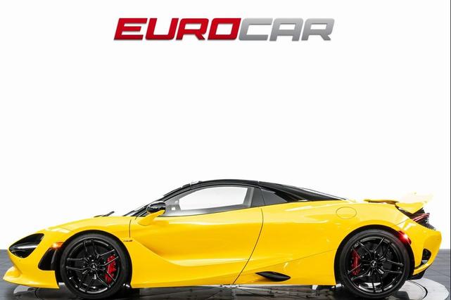 Photo of 2024 Volcano Yellow McLaren 750S