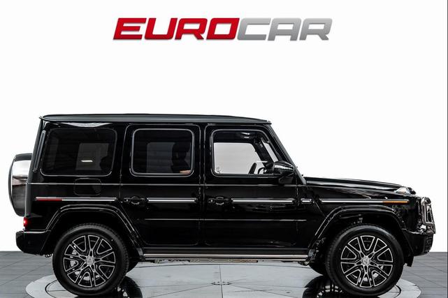 Photo of 2025 Black Mercedes-Benz G-Class