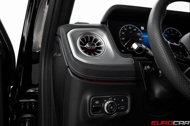 Photo of 2025 Black Mercedes-Benz G-Class