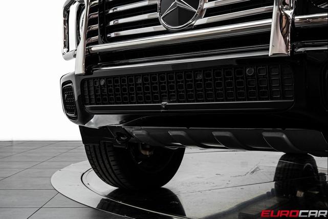 Photo of 2025 Black Mercedes-Benz G-Class