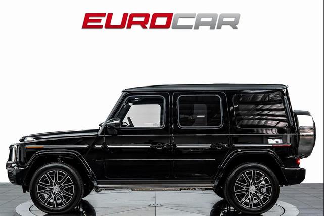 Photo of 2025 Black Mercedes-Benz G-Class