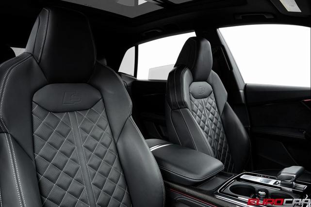 Photo of 2023 Mythos Black Metallic Audi SQ8