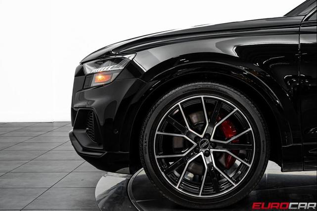 Photo of 2023 Mythos Black Metallic Audi SQ8