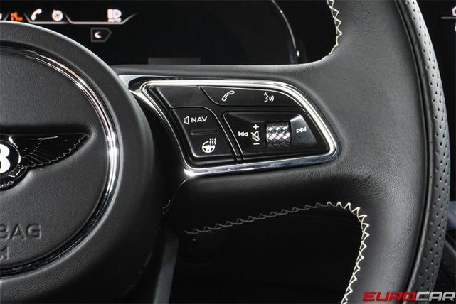 Photo of 2022 White Bentley Continental GT