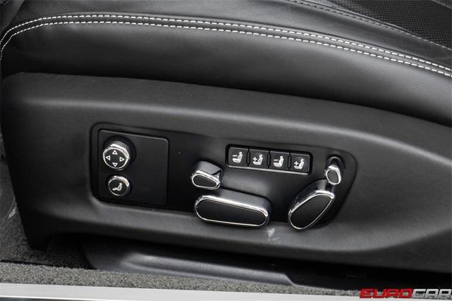 Photo of 2022 White Bentley Continental GT