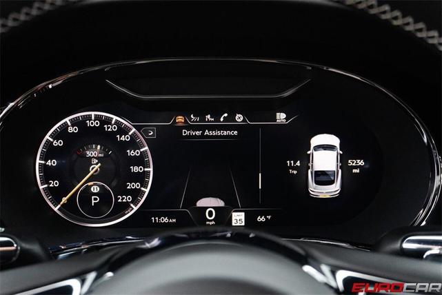 Photo of 2022 White Bentley Continental GT