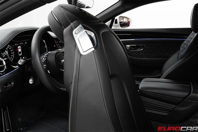 Photo of 2022 White Bentley Continental GT
