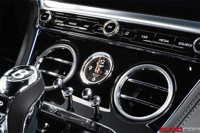 Photo of 2022 White Bentley Continental GT