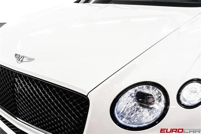 Photo of 2022 White Bentley Continental GT