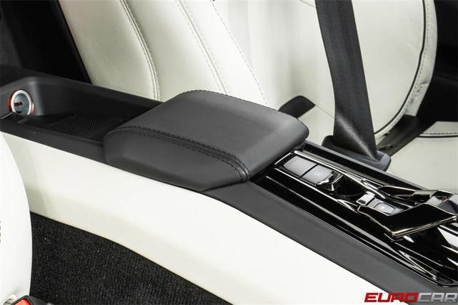 Photo of 2022 White Lamborghini Huracan EVO