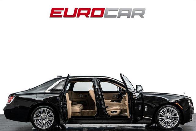 Photo of 2022 Black Rolls-Royce Ghost