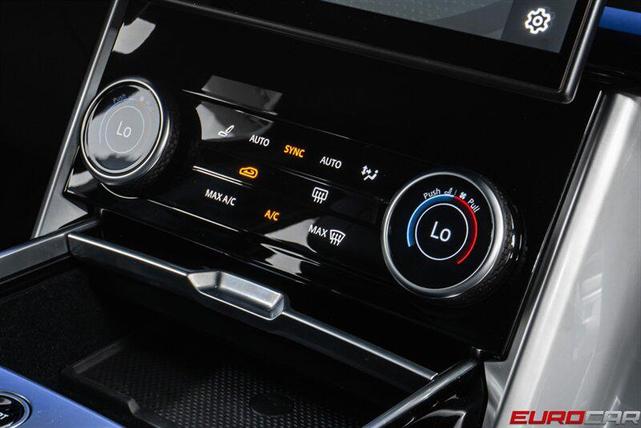 Photo of 2023 Gray Land Rover Range Rover
