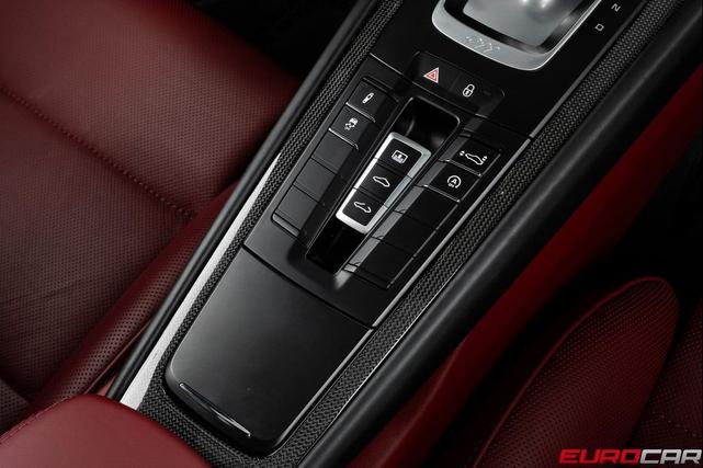Photo of 2017 GT Silver Metallic Porsche 911