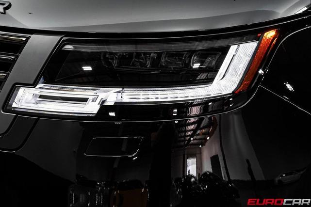 Photo of 2025 Black Land Rover Range Rover