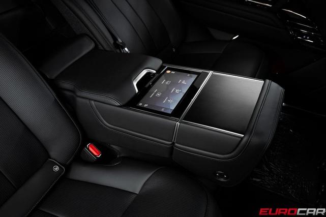 Photo of 2025 Black Land Rover Range Rover