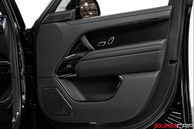 Photo of 2025 Black Land Rover Range Rover