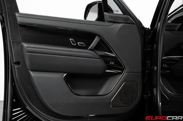 Photo of 2025 Black Land Rover Range Rover