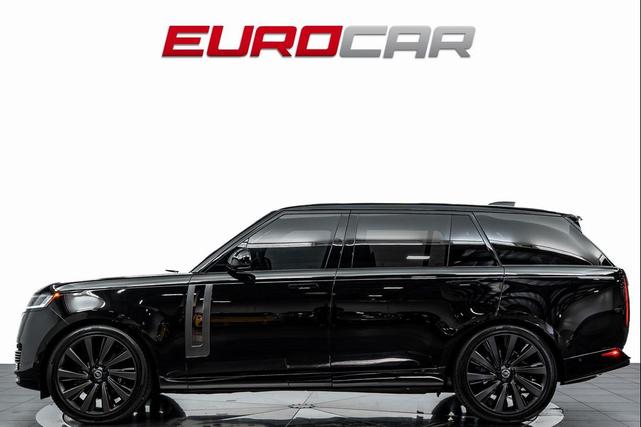 Photo of 2025 Black Land Rover Range Rover