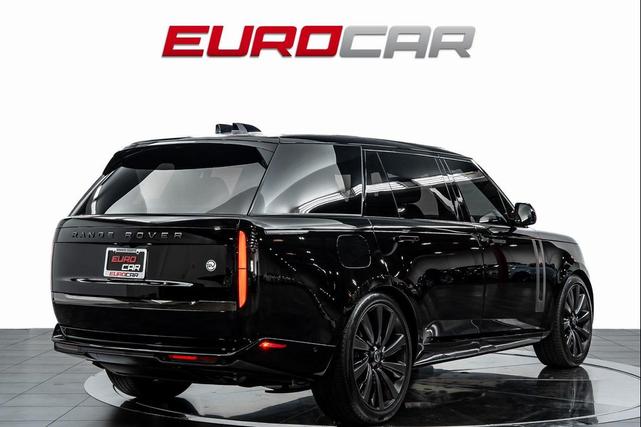 Photo of 2025 Black Land Rover Range Rover