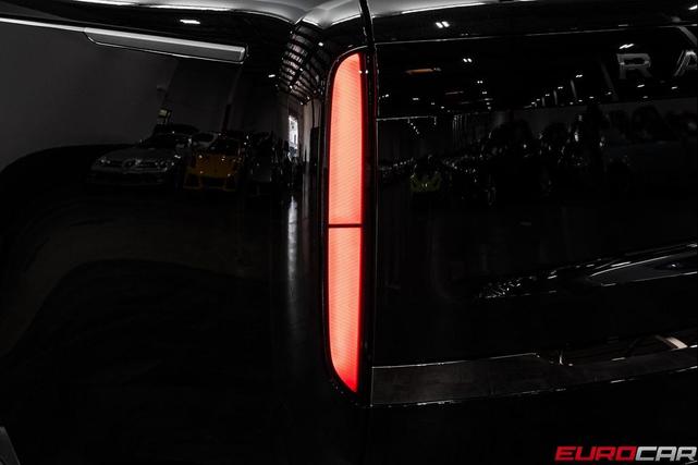 Photo of 2025 Black Land Rover Range Rover