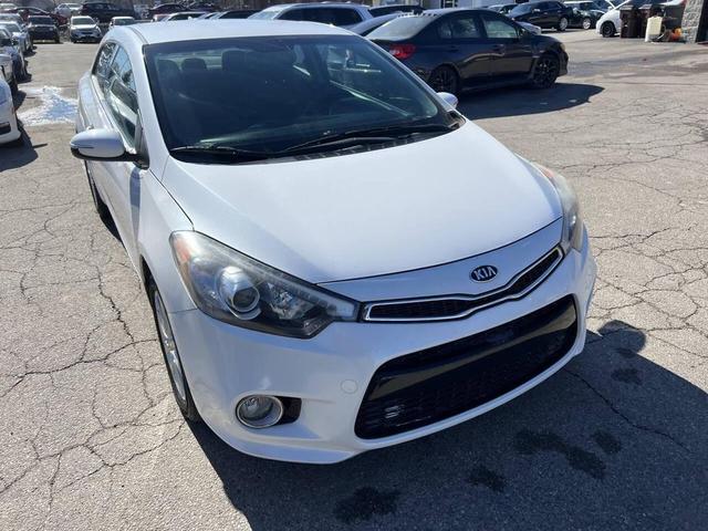 Photo of 2014 White Kia Forte Koup