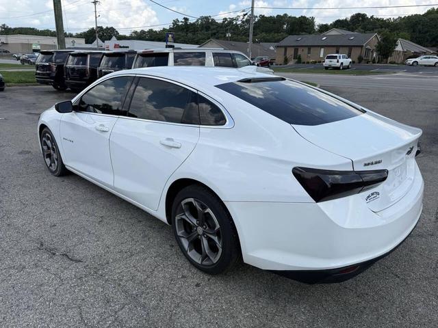 Photo of 2021 White Chevrolet Malibu