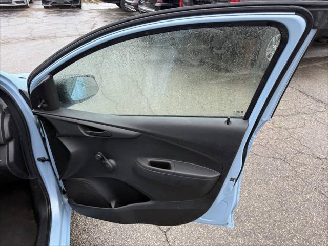 Photo of 2016 Blue Chevrolet Spark