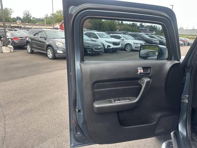 Photo of 2006 Blue Hummer H3