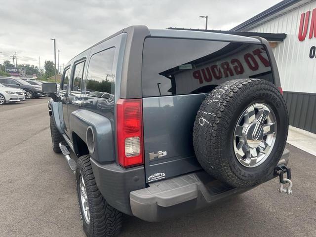 Photo of 2006 Blue Hummer H3