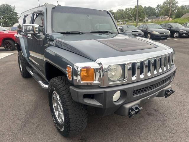Photo of 2006 Blue Hummer H3