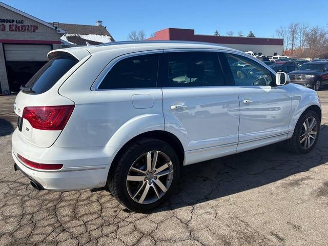 Photo of 2015 White Audi Q7